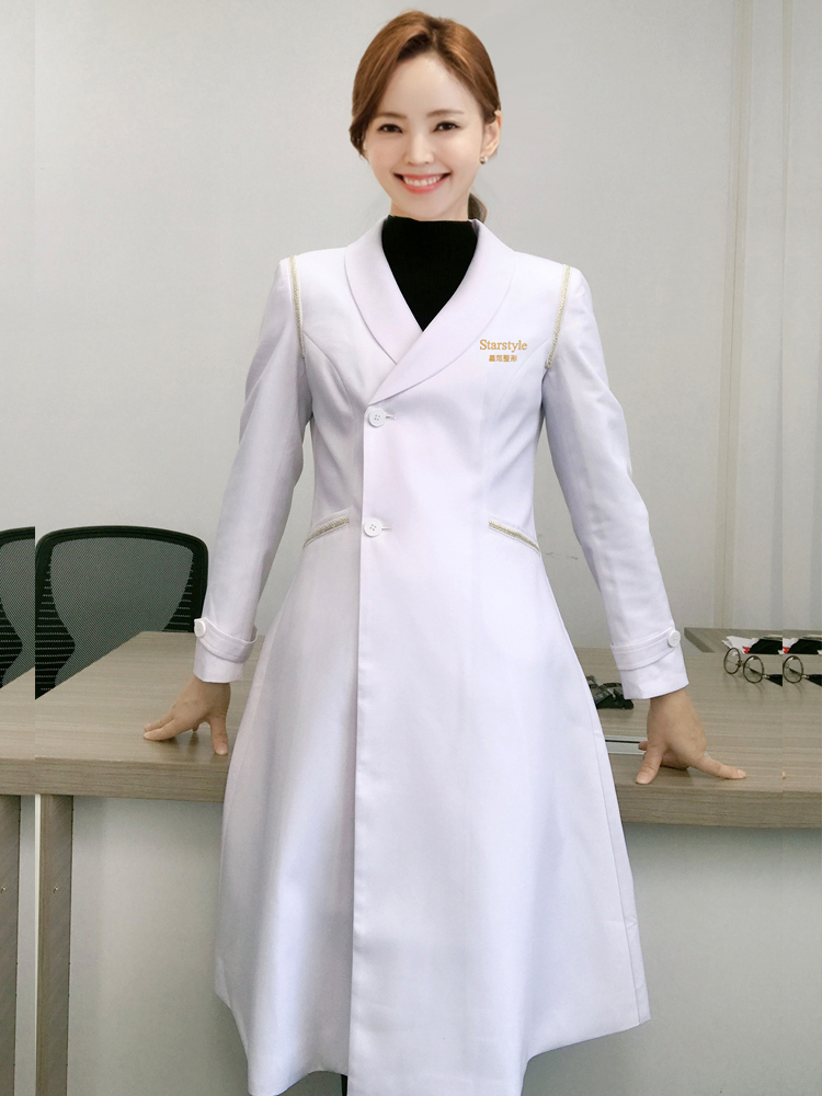 Medical Lab Years - โรงพยาบาลศัลยกรรมความงามสไตล์เกาหลีระดับไฮเอนด์ เสื้อกาวน์สีขาวสำหรับแพทย์หญิง ชุดทำงาน ชุดพนักงานร้านเสริมสวย