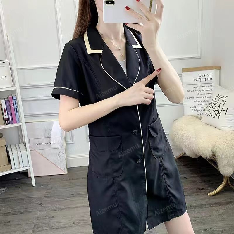 Medical Lab Logo - ชุดช่างเสริมสวยแขนสั้นสีดำสำหรับผู้หญิงเสื้อคลุมสีขาวสำหรับร้านเสริมสวยชุดเดรสโลโก้สีชมพูกลาง